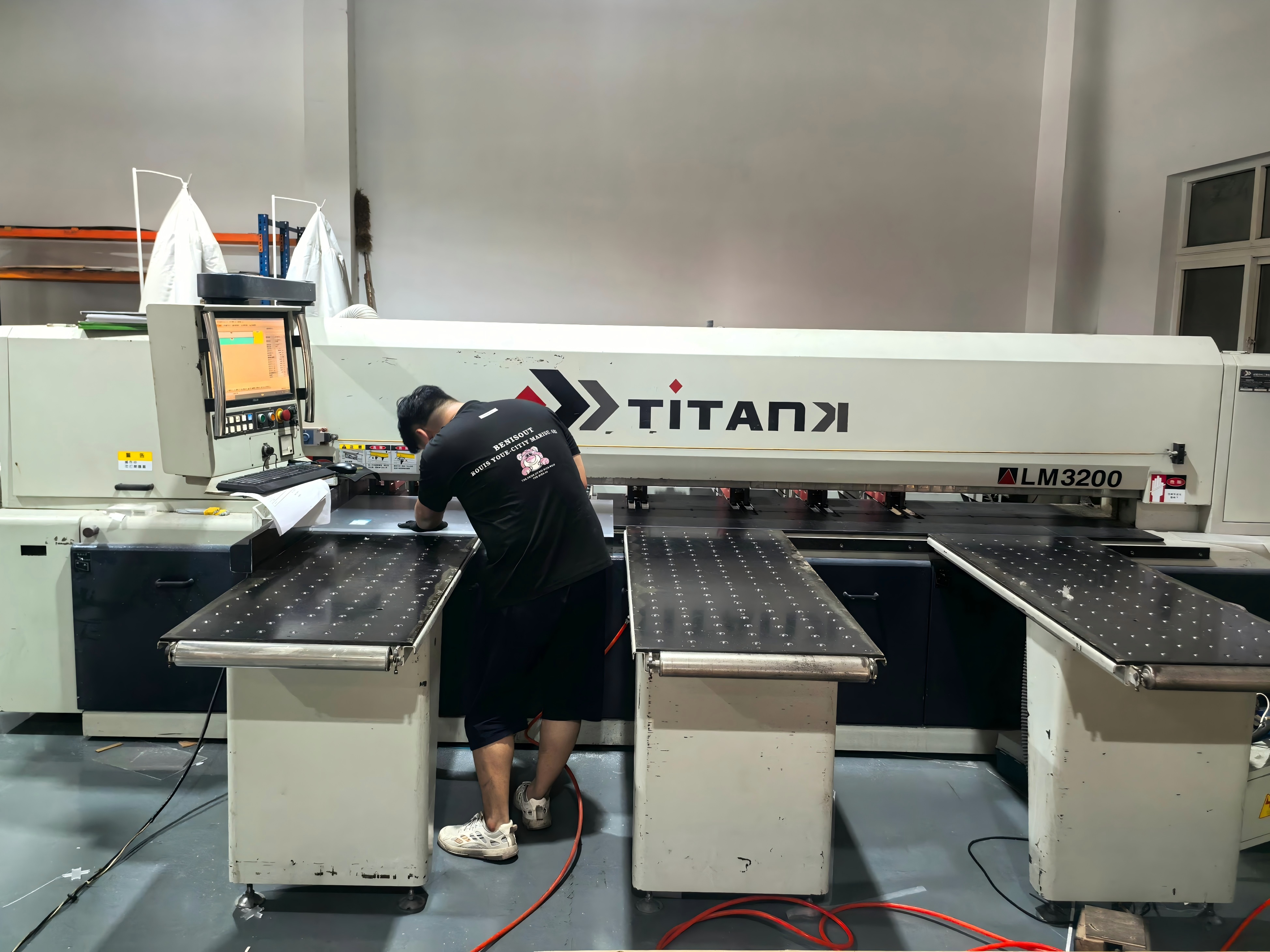 精密裁切·匠心雕刻